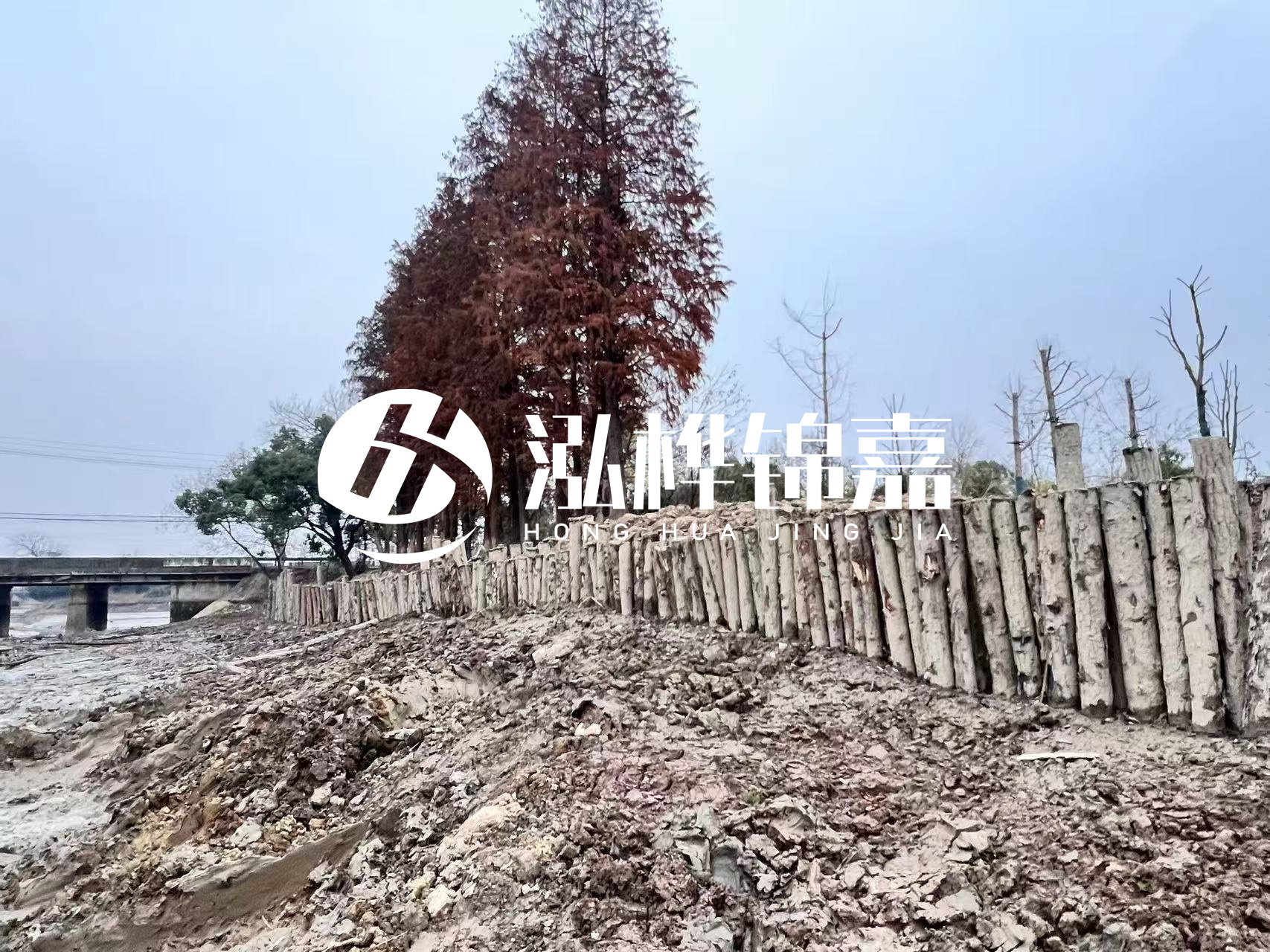 平?jīng)鐾跈C(jī)打木樁專業(yè)施工-松木樁工程量怎么計(jì)算的？